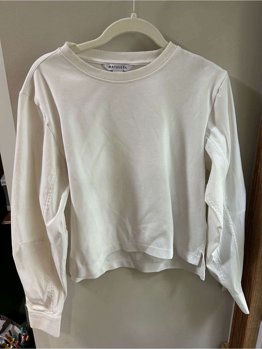 Athleta White Crew Neck Sweatshirt with Vented, Cuffed Sleeves Size XS